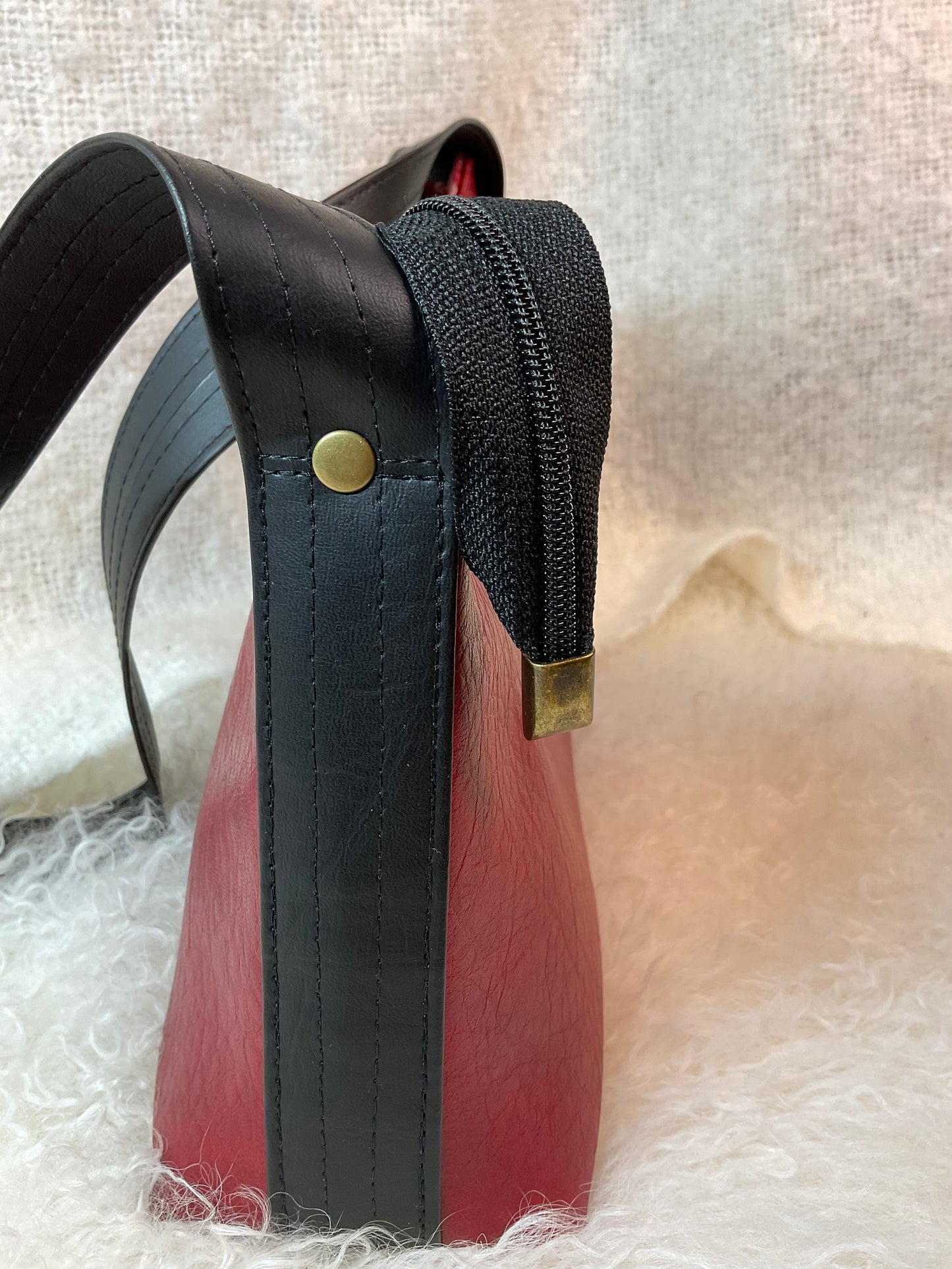 Beanie Baguette Red/Black Vegan Leather