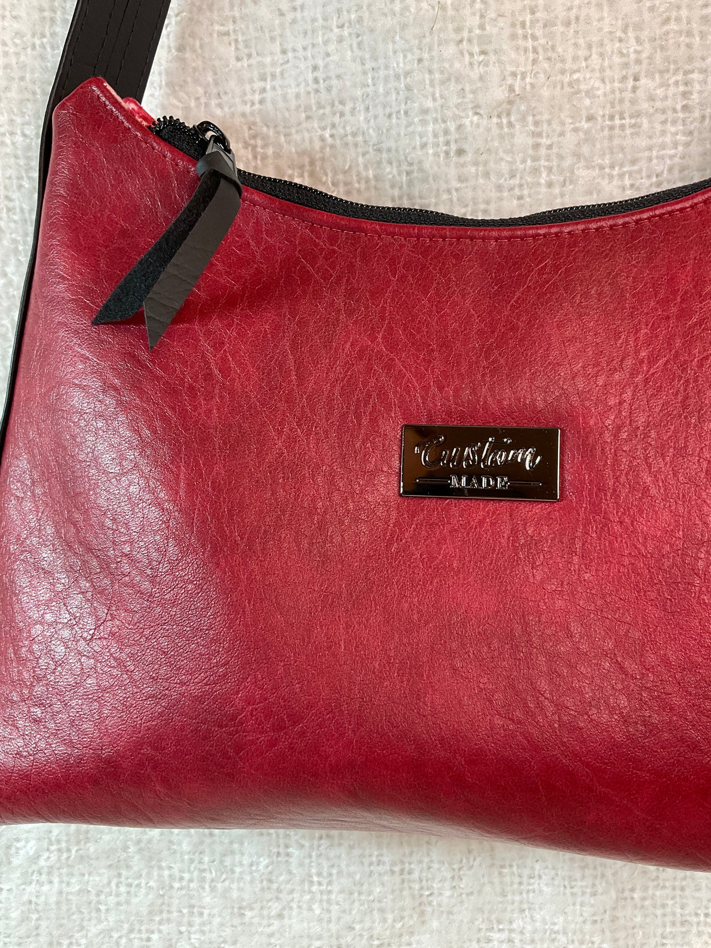 Beanie Baguette Red/Black Vegan Leather