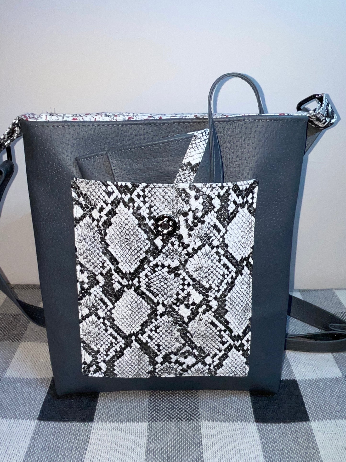 Anti-Theft Bag & Purse - Faux Leather