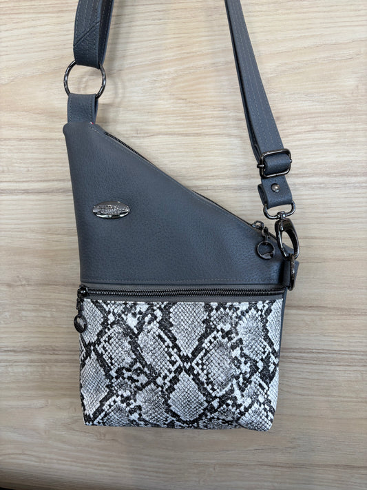 Isla Crossbody Bag - Vinyl