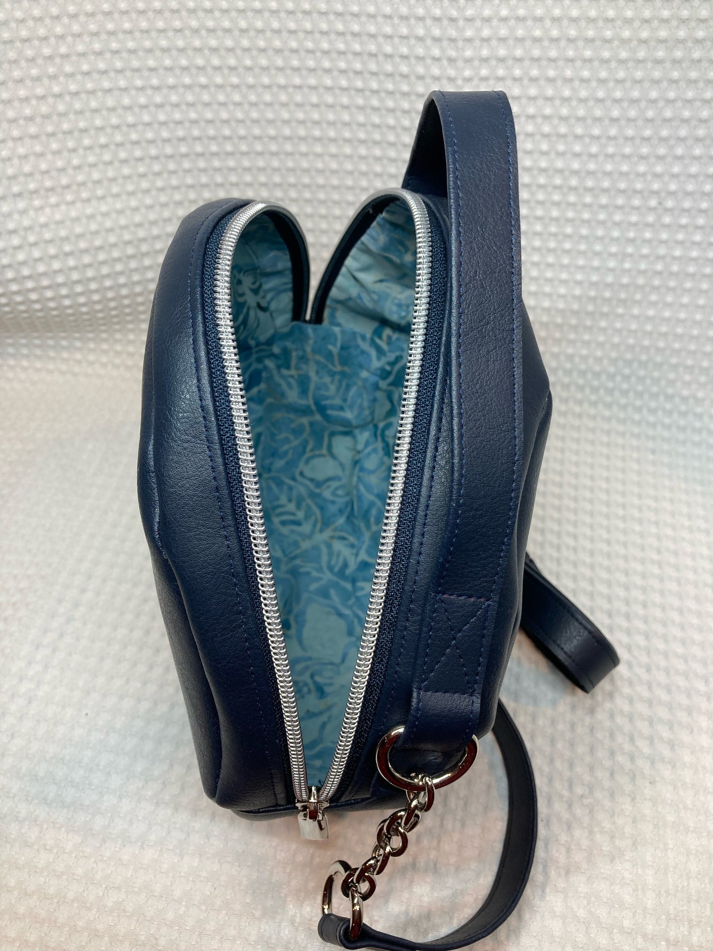 Round Robin Handbag - Navy Vegan Leather