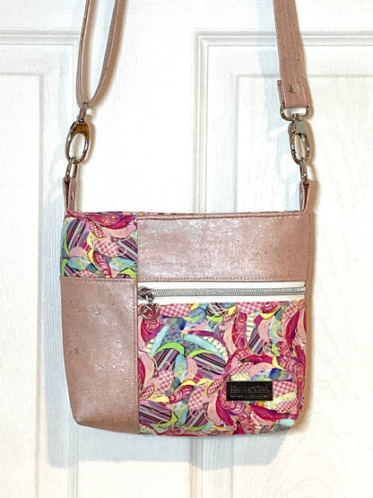 Cork Criss Cross Front Pocket Crossbody Bag