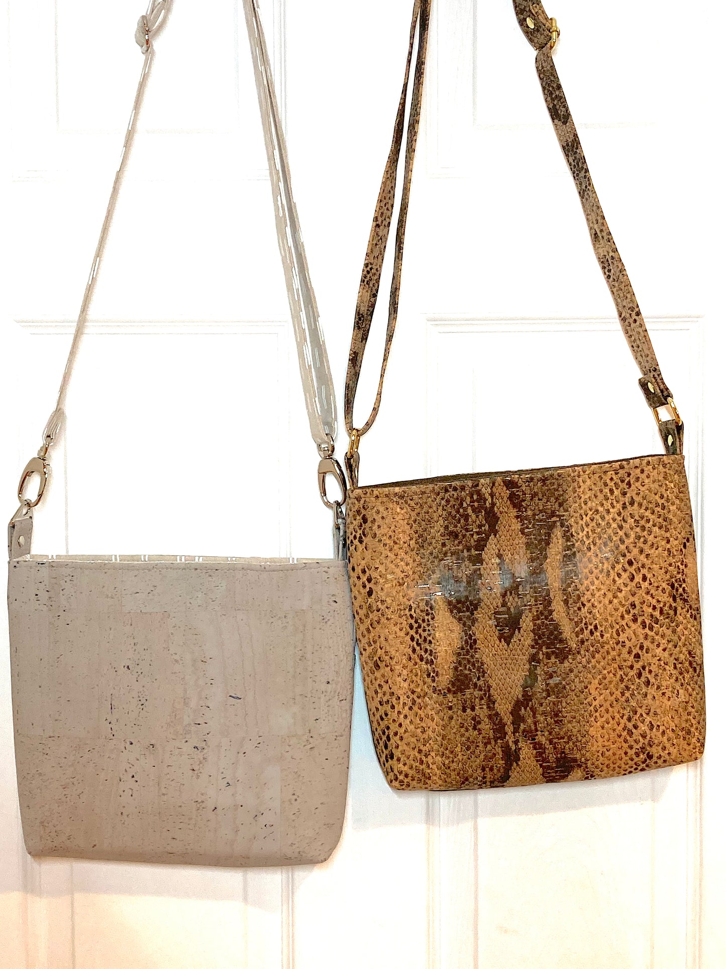 Cork Criss Cross Front Pocket Crossbody Bag