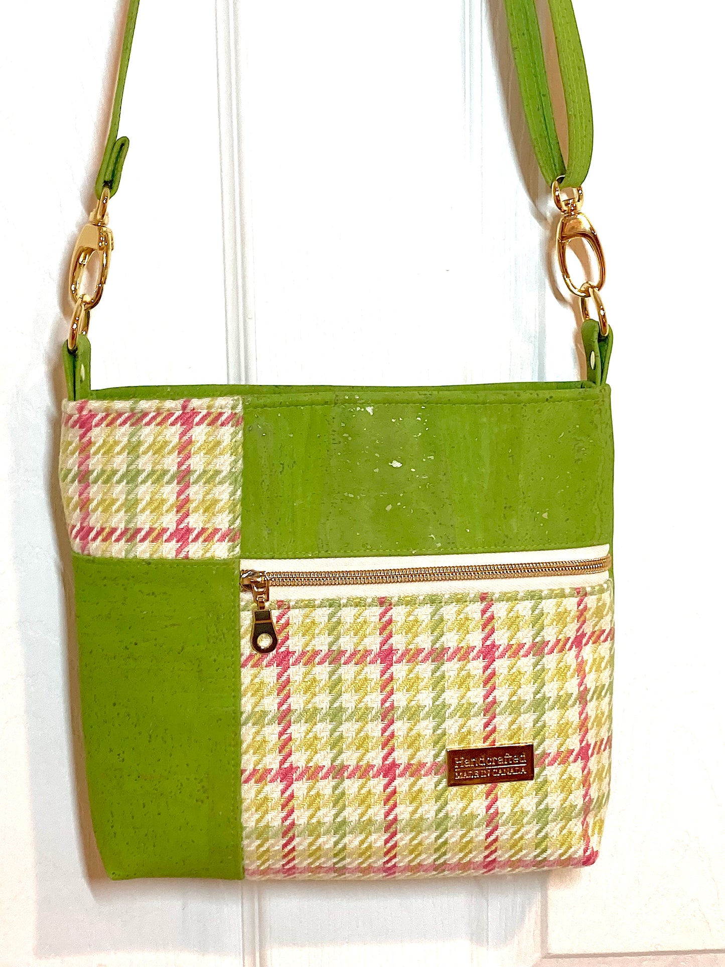 Cork Criss Cross Front Pocket Crossbody Bag